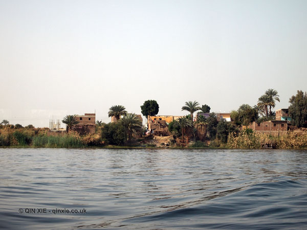 Houses on the bank of the Nile, Cruise on the Nile