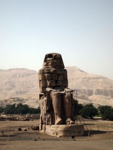 Single memnon statue, Colossi of Memnon