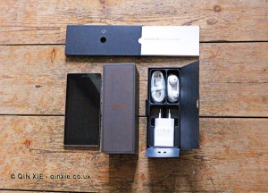 Huawei P8 phone and box
