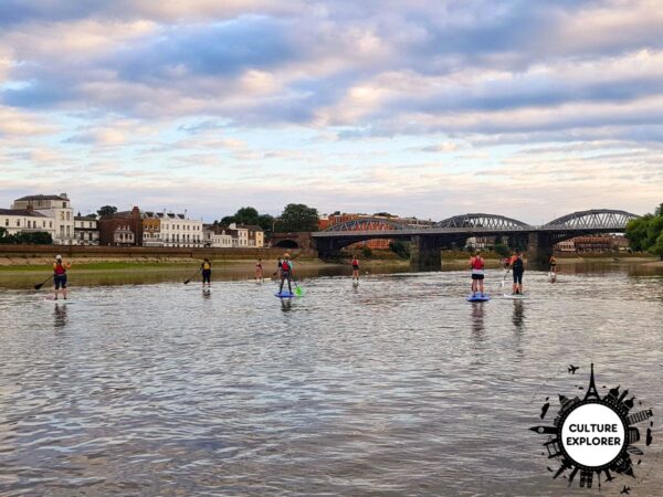 Paddleboarding on the Thames copyright Qin Xie