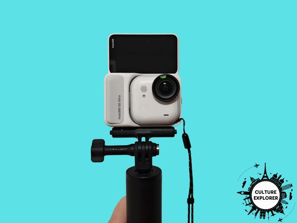 Insta360 Go Ultra with preview screen up copyright Qin Xie
