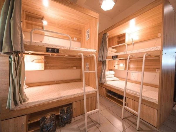 POSHPACKER Chengdu Flipflop Hostel